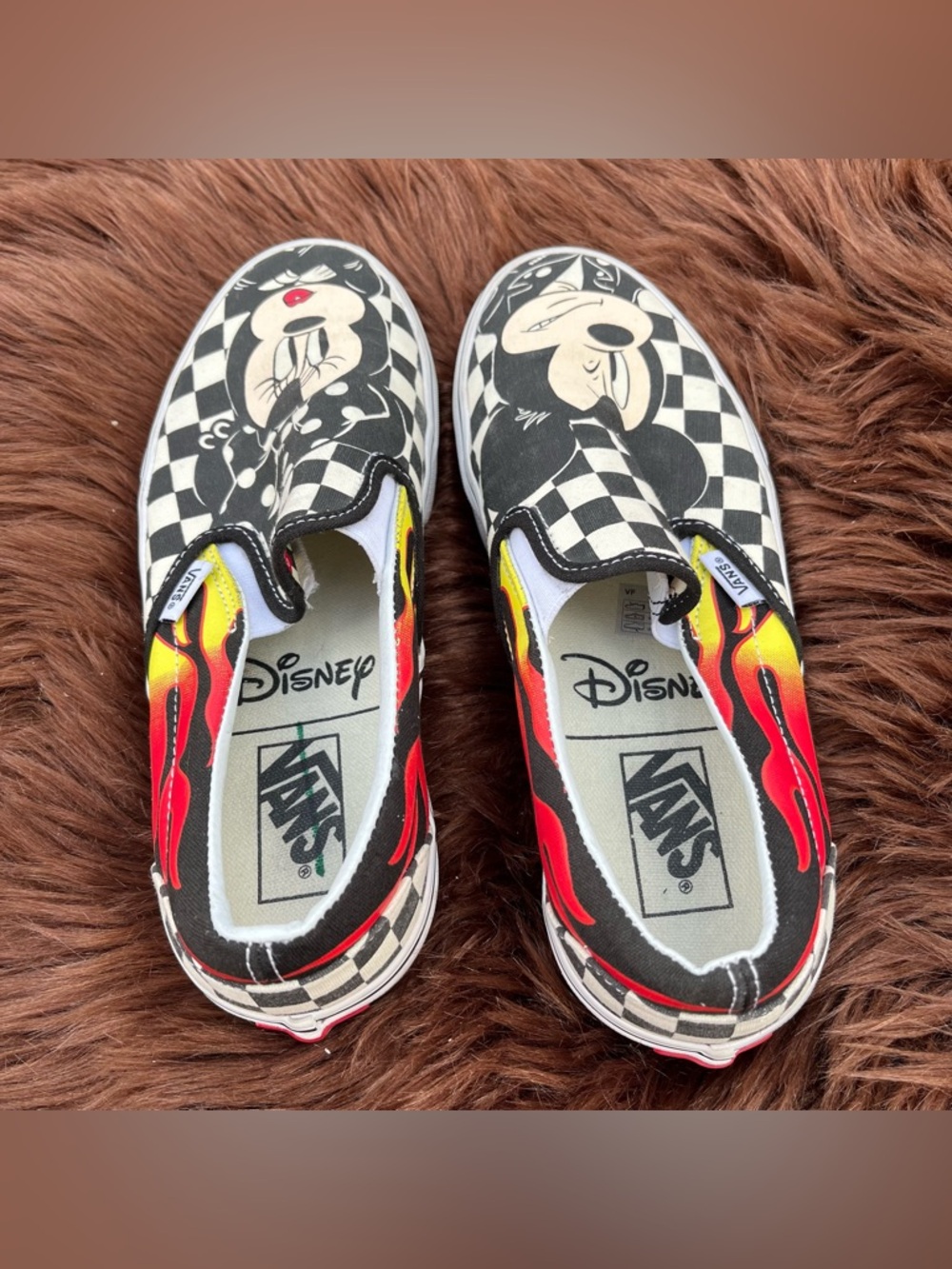 Disney x Vans Mickey and Minnie Canvas Sneakers - Picture 11 of 14
